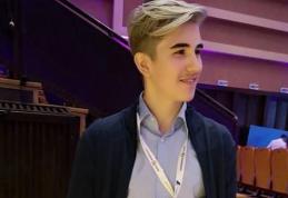 Un botoșănean milionar în dolari la doar 19 ani. Printre clienţii săi sunt Selena Gomez şi Justin Bieber!