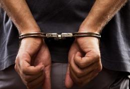 Bărbat reținut de polițiști în vederea încarcerării