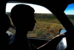 Minor de 16 ani prins la volan fără permis și băut