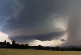 Meteorologii avertizează: Este doar începutul fenomenelor meteo extreme!