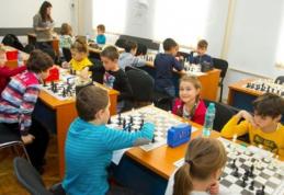 Elevii scutiţi la orele de educaţie fizică şi sport vor practica şahul