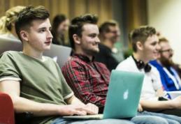 S-a dat lege: dacă ești student primești bani indiferent de facultatea pe care o faci! Uite cât poți încasa lunar, din 18 august e obligatoriu