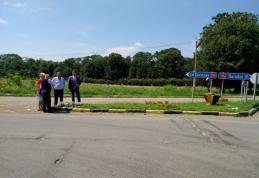 Sens giratoriu la intersecția drumurilor naționale din comuna Vârfu Câmpului