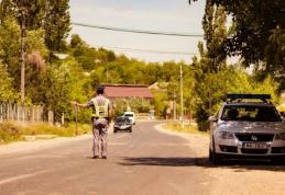 S-a urcat la volan pentru că „a uitat” că are permisul suspendat