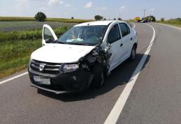 Accident! Două persoane au ajuns la spital după impactul între două mașini la Cervicești – FOTO