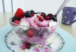 Tu știi ce mănânci? Citește pe etichetă! Dacă îți place iaurtul cu fructe și îl dai și copilului tău, iată la ce vă expuneți