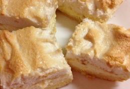 Prăjitură cu brânză și bezea