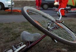 Băutura a băgat în spital un biciclist! Bărbatul, abțiguit bine, s-a dezechilibrat și a căzut! Omul a fost preluat de o ambulanță