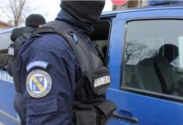 Indiferenţă amendată cu 7000 de lei. Muzică la maxim și grătare aprinse pentru un priveghi ținut la un bloc din Botoșani