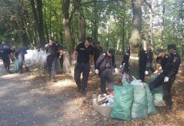 S-a dat startul la marea curățenie: Pompierii din Dorohoi curăță Pădurea „Gorovei” iar cei din Botoșani „Lacul cu nuferi” - FOTO
