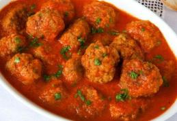 Chifteluțe cu sos de roșii și ardei