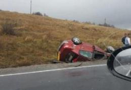 Cercetat de polițiști după ce a condus în stare de ebrietate, o mașină neînmatriculată și a plecat de la locul accidentului