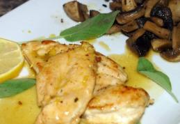 Pui în sos de lămâie și garnitură de ciuperci