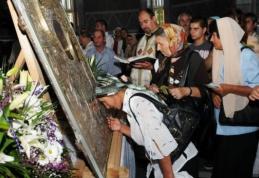 Cele 14 reguli care trebuie respectate obligatoriu când mergi la biserică. Unde trebuie sărutată icoana unui sfânt