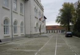 Grupul Şcolar Şendriceni: Un inginer mecanic trimis să predea cursuri de bucătari elevilor 