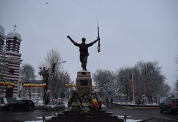 Eveniment inedit în municipiul Dorohoi, prilejuit de resfinţirea Monumentului „Ostaşul român în atac” - FOTO