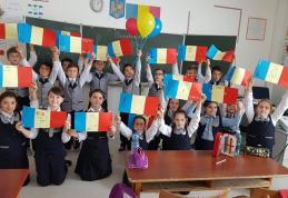 100 DE TREPTE CĂTRE ROMÂNIA DE AZI! Școala Gimnazială Cornerstone Dorohoi - FOTO