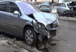 ACCIDENT: Autoturism parcat regulamentar lovit de un șofer care circula în stare de ebrietate