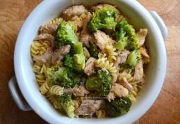 Paste cu pui, broccoli și ciuperci