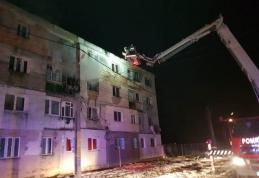 Incendiu puternic într-o garsonieră din Bucecea! 32 de persoane evacuate de pompieri - FOTO