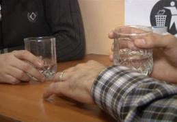 Doi tineri au băut împreună apoi s-au luat la bătaie. Unul dintre ei a ajuns după gratii