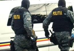 Percheziții desfășurate de polițiști la persoane cercetate pentru comiterea de furturi