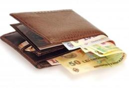 De la 1 ianuarie 2019, toţi bugetarii vor primi anual două salarii minime ca indemnizaţie de hrană