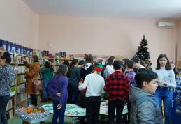Târgul de Carte de Crăciun – un eveniment fundraising de succes la Biblioteca Municipală Dorohoi - FOTO
