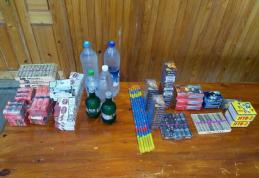 Petarde, pocnitori, țigări și brazi confiscați de jandarmi înainte de Crăciun - FOTO
