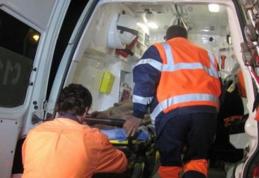 Ajuns la spital după ce a pierdut controlul volanului și a intrat cu mașina într-un șanț
