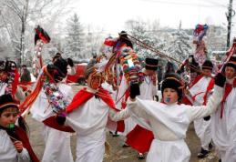 Primăria comunei Lozna vă invită la „Parada portului popular” și la „Balul gospodarilor”