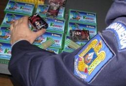O tânără de 23 de ani depistată de polițiști în timp ce avea asupra ei peste o sută de articole pirotehnice