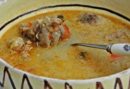 Ciorbă țărănească de porc