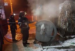Incendiu izbucnit la un container de gunoi de pe Aleea Vișinului din Dorohoi - FOTO