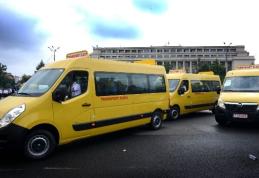 Ecaterina Andronescu anunță că va cumpăra 2.300 de microbuze școlare din bugetul Ministerului Dezvoltării