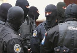 Percheziții la hoți de buzunare! Trei bărbați reținuți pentru 24 de ore