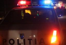 O adolescentă a ajuns la spital după ce a fost luată pe capotă de un șofer neatent
