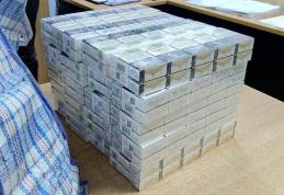 Tigări de contrabandă, ascunse în bagaje, confiscate la frontieră
