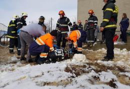 Incident grav! Un bărbat a căzut într-o fântână adâncă de 14 metri - FOTO