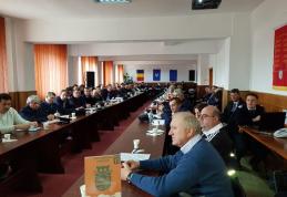 Șefii Serviciilor Voluntare pentru Situații de Urgență instruiți de pompierii militari - FOTO