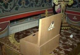 Unde te poate duce nevoia de bani. Un tânăr a furat 15 lei din cutia milei