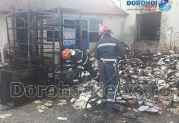 Incendiu la arhiva unei societăți din Dorohoi! Pompierii au intervenit pentru stingere - FOTO