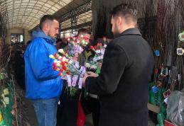 Organizația ALDE Dorohoi a început primăvara cu un zâmbet alături de cetățenii municipiului - FOTO