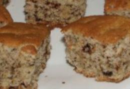 Prăjitură cu nucă și fulgi de ciocolată