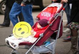 „Marșul pentru viață” schimbă vieți. Alătură-te și tu cu familia pentru a susține viața