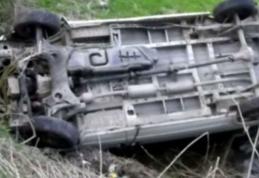 Cascadorie fără voie a unui şofer începător. S-a răsturnat cu maşina pe raza localităţii Manoleasa