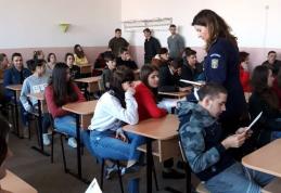 Activităţi preventive în rândul elevilor din Dorohoi și Pomîrla