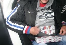 Bărbat „îmbrăcat” în țigări de contrabandă depistat în Piaţa Centrală