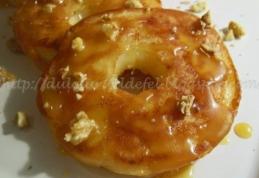 Mere prăjite cu nucă și caramel