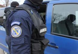 Scandal iscat într-un bar din Dorohoi, aplanat de jandarmi. Scandalagii au fost transportați la spital